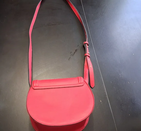 NEW Red Crossbody Saddle Bag  7.5"×5.5" - Picture 2 of 7